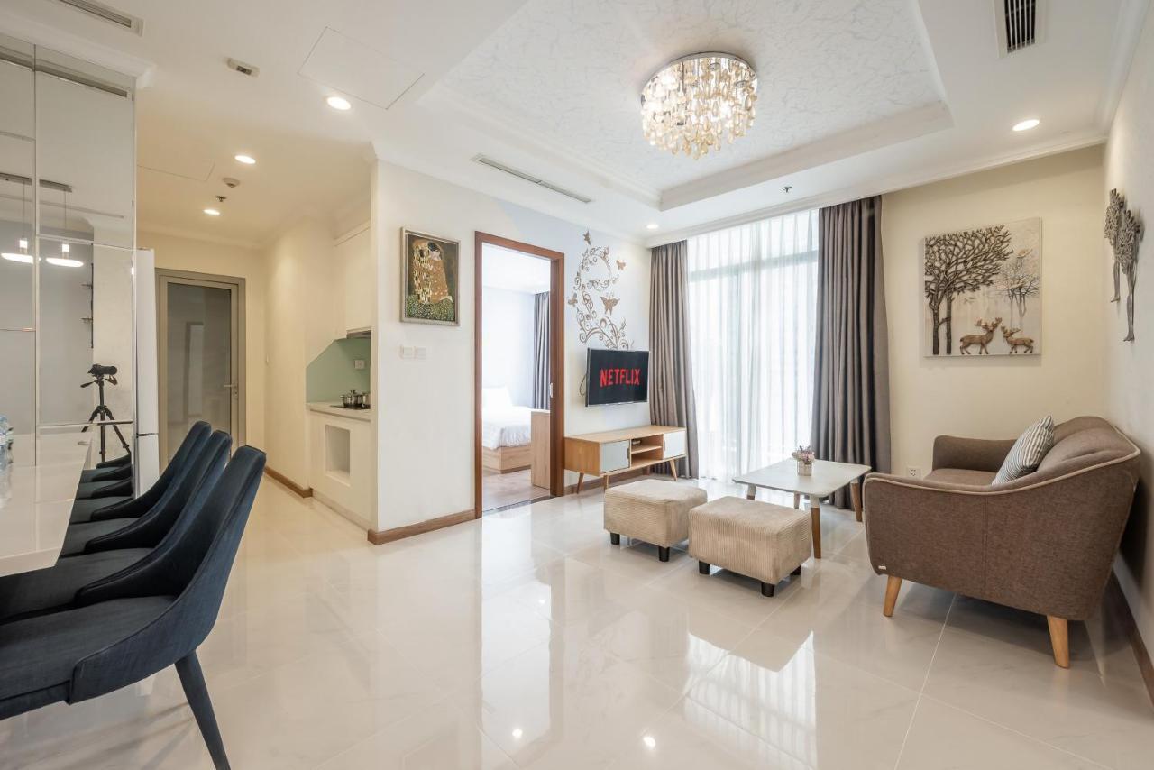 Апартаменты Landmark Plus Central Park Vista Хошимин Экстерьер фото