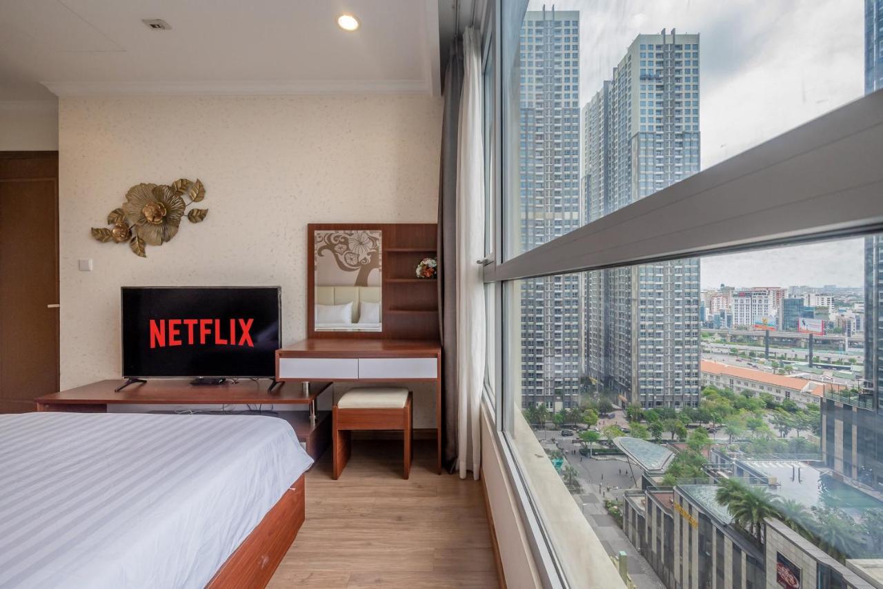 Апартаменты Landmark Plus Central Park Vista Хошимин Экстерьер фото