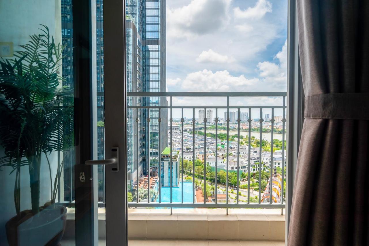 Апартаменты Landmark Plus Central Park Vista Хошимин Экстерьер фото