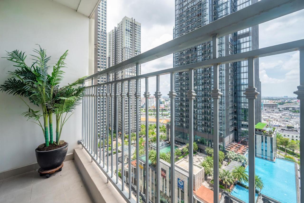 Апартаменты Landmark Plus Central Park Vista Хошимин Экстерьер фото